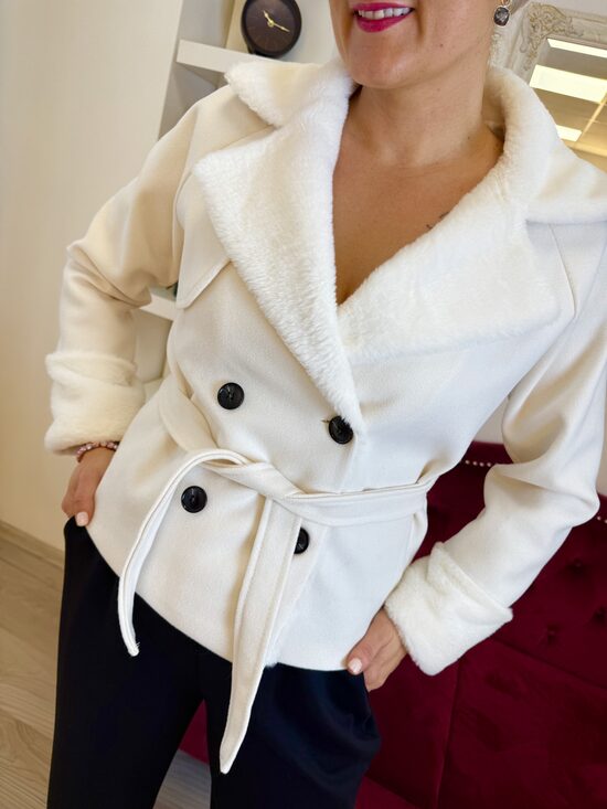 Balts īsais mētelītis 