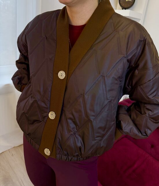 Brūnā krāsā siltināta virsjaka 