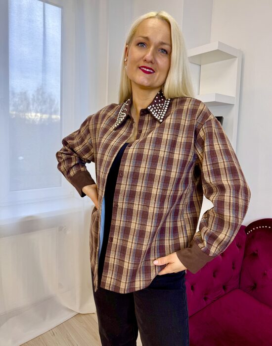 BRŪNS KREKLS AR DIMANTIŅIEM